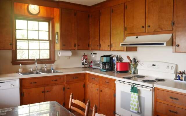 Cedar Creek - 3 Br Home