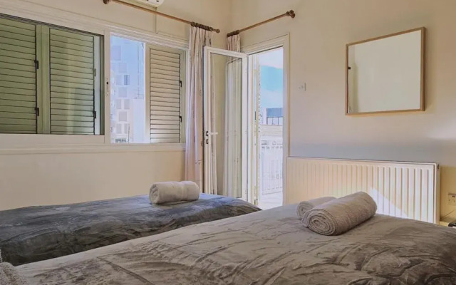 82 NIC - Stay Aurum Apartment