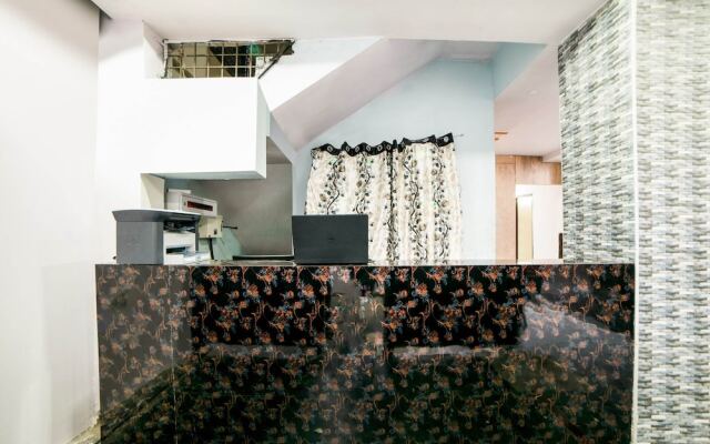 OYO 62329 Lucky Hotels