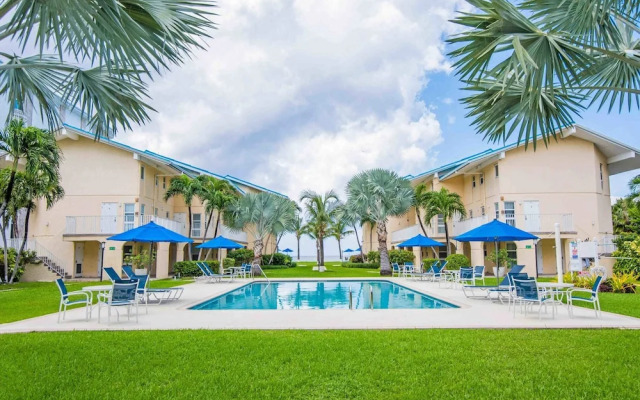 Enjoy Sunsets at Fully Equipped Condo at the Beach