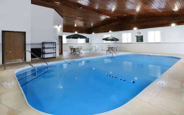 Baymont Inn & Suites Auburn