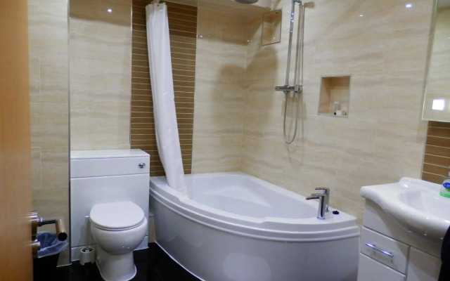 Heathrow Traveller B&B