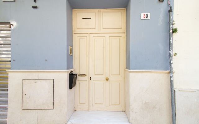 Perfect And Shiny Apartment with Balcony