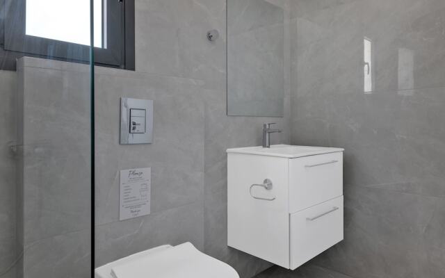 Phaedrus Living: Alkminis Seaside Suites Playa