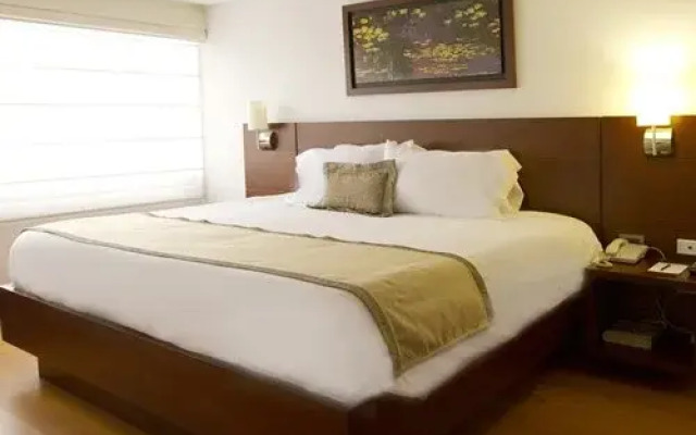 Radisson Bogota Metrotel - 4 Nights, Bogotá, Colombia