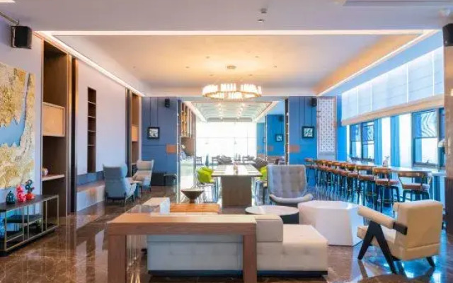 J One Hotel