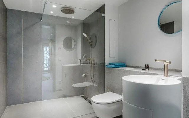 Brucklyn Suites