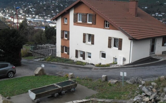 House With 4 Bedrooms in Gérardmer, With Wonderful Lake View, Furnishe