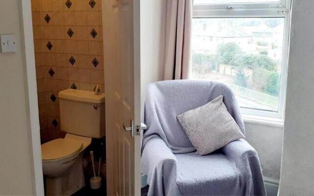 Queens Rooms