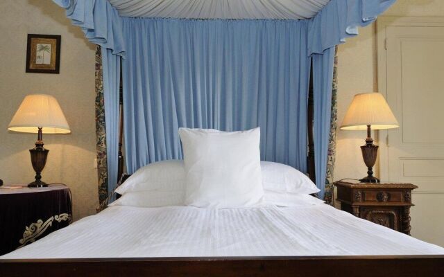 Chateau Le Mas De Montet