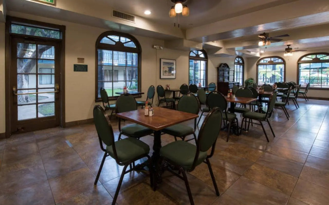 Park Inn by Radisson Covina