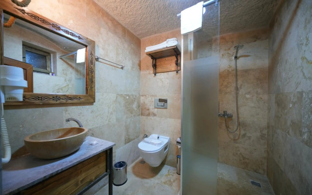 Elite Cave Suites