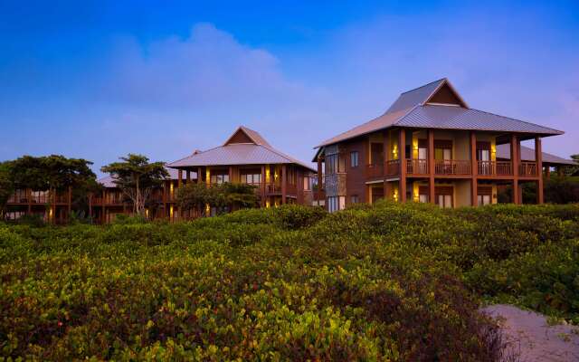 Indura Beach & Golf Resort, Curio Collection by Hilton