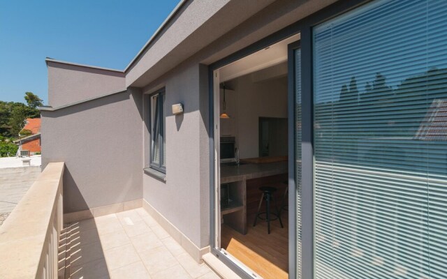 Beautiful Apartment in Sutivan With Wifi and 3 Bedrooms