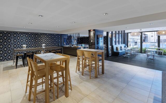 Oaks Perth Hotel