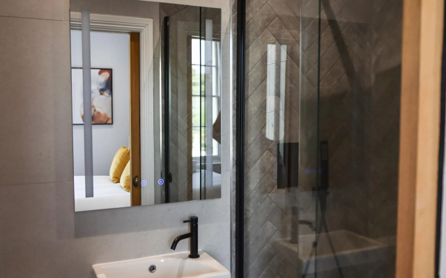 Victoria Colonnade ApartHotel