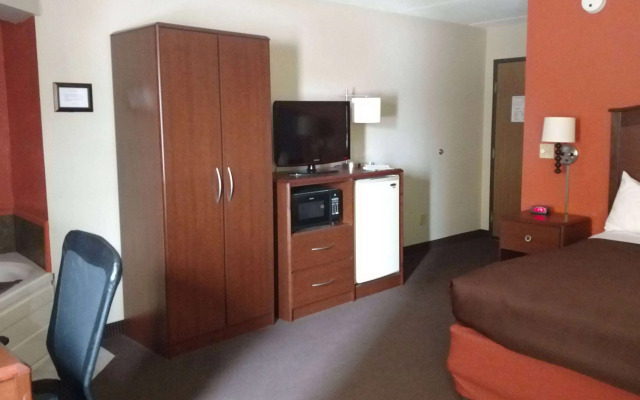 AmericInn by Wyndham Iron River