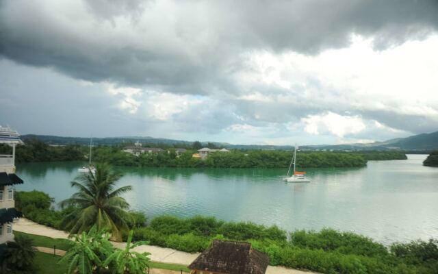 Lagoons Apartments