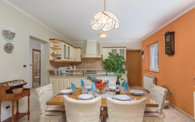 Stunning Home in Vinez With Wifi and 3 Bedrooms