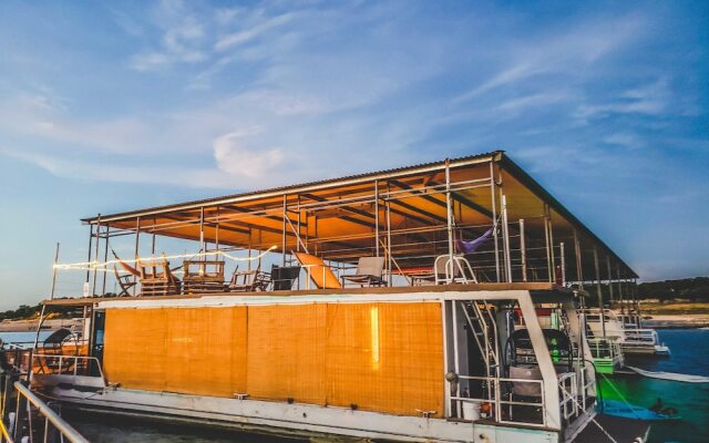 Airstream Houseboat Amazing Lake Travis View