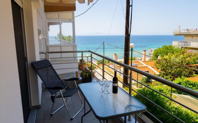 Zoe Seaview Apartment by Rentals Pro