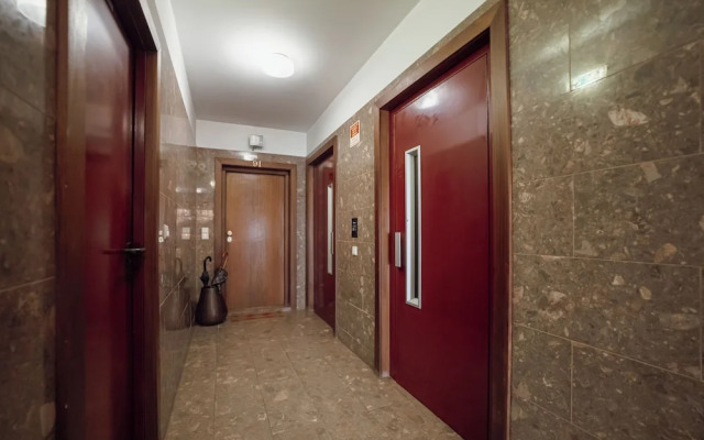 City Center Grand Apartment by Vacationy