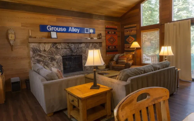 1302 Indian Hills