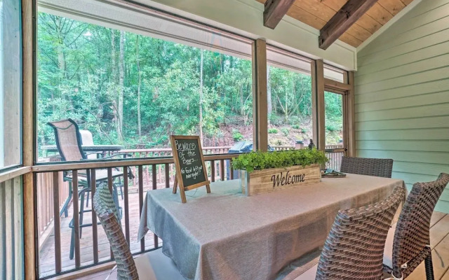 Hootenanny at Horton Creek: Creekside Escape!