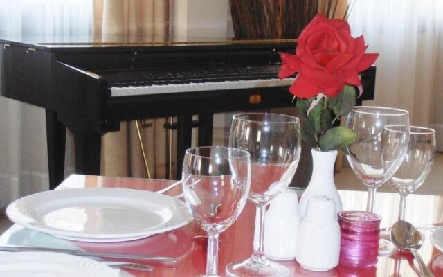 Crown Inn Hotel