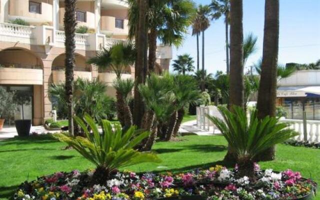 Cannes Front Beach Pools Apartment