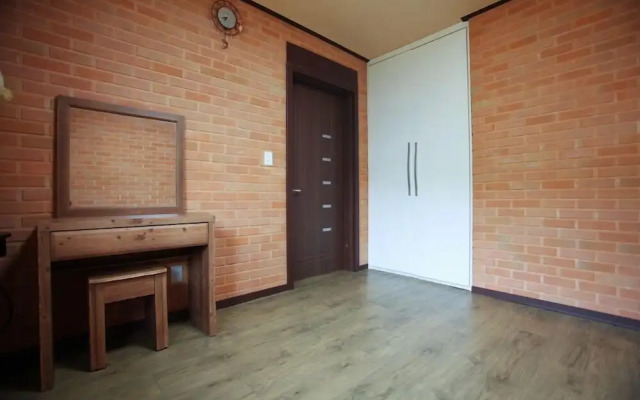 Hwangto-green Village