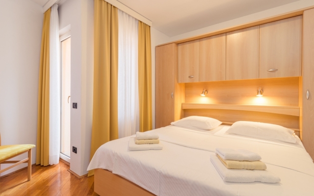 Apartment Escape - 20 m from sea: Yellow Medulin, Istria