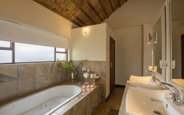 Karongwe Portfolio - Becks Safari Lodge
