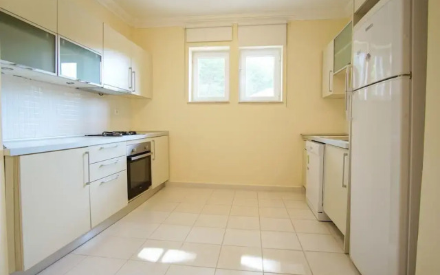 Larmos Villa