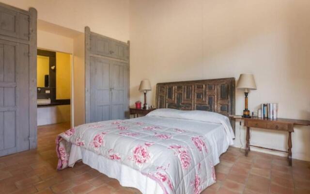 Amazing villa 2Km from the beach