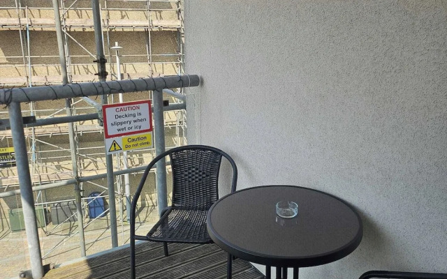 2 Bed-1 Bath-city Centre-balcony