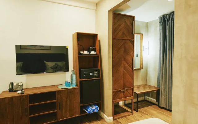 Beach Hotel Dhigurah