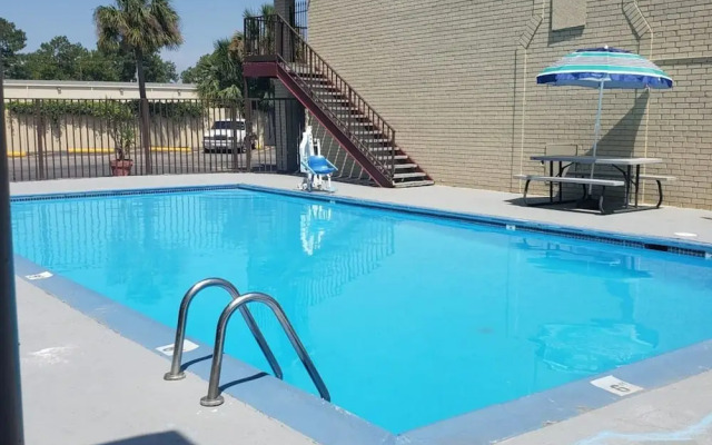 Motel 6 Harvey LA