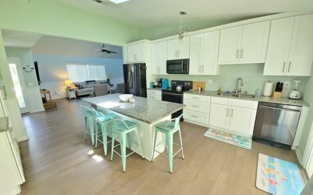 Floridays Vacation Home with Pool near to beach by RedAwning