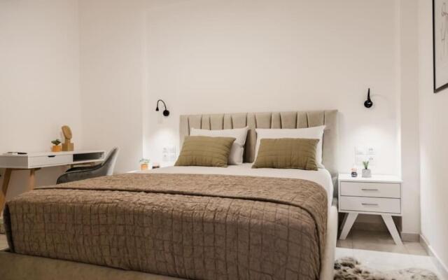 Alexandros Apartments
