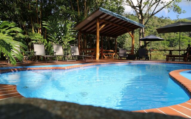 Manoas Luxury Camping and Villa Rentals