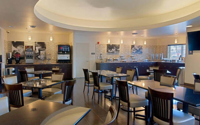 Best Western Plus Miami Airport North Hotel & Suites