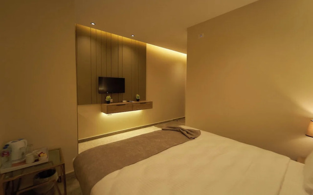 Pyramids Secret Hotel