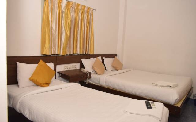 OYO 9970 Hotel Auro INN