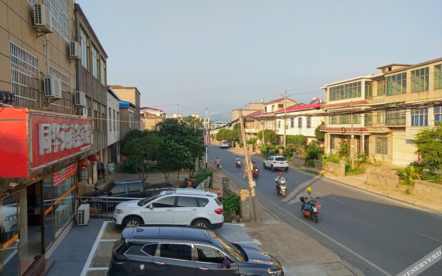 Tonghuayuan Business Hotel
