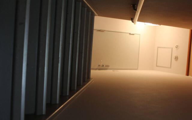 Shaq Bighouse - Hostel