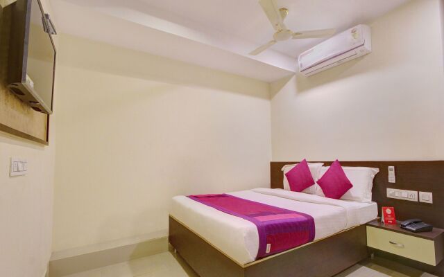 SVS Luxury Rooms by OYO Rooms