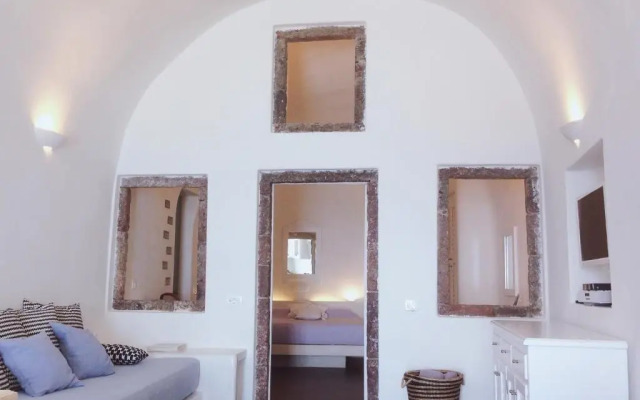 Altana Cliffside Villas Santorini