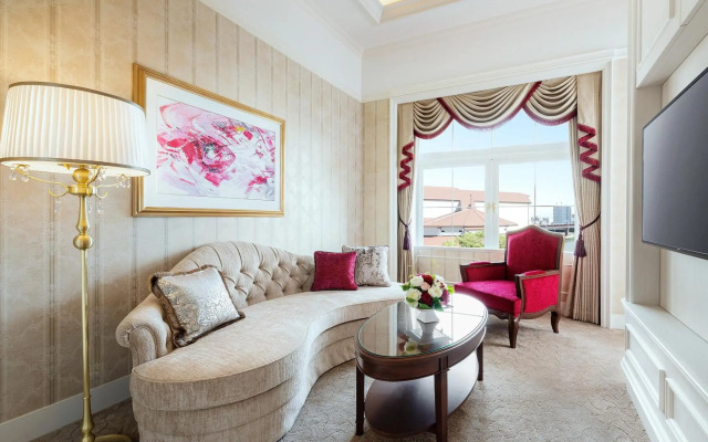 Takarazuka Hotel