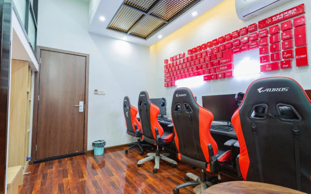 Houpu E-sports Hotel （Wuhan Houhu )